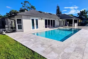 712 Juniper Pl, Wellington, FL 33414 - Photo 2