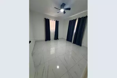 1009 NE 2nd St, Hallandale Beach, FL 33009 - Photo 6