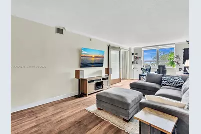 2000 N Bayshore Dr #220, Miami, FL 33137 - Photo 12