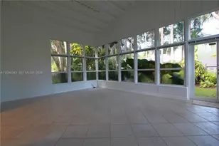 2640 Hilola St, Miami, FL 33133 - Photo 10