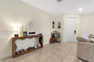 10615 W 34th Ct, Hialeah, FL 33018 - Photo 4