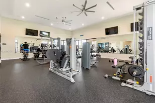 10615 W 34th Ct, Hialeah, FL 33018 - Photo 36