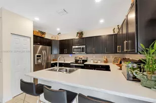10615 W 34th Ct, Hialeah, FL 33018 - Photo 14