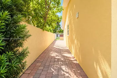 13211 SW 2nd St, Miami, FL 33184 - Photo 8