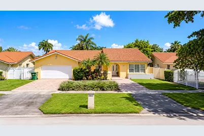 13211 SW 2nd St, Miami, FL 33184 - Photo 2