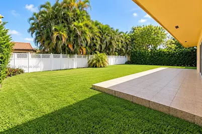 13211 SW 2nd St, Miami, FL 33184 - Photo 10