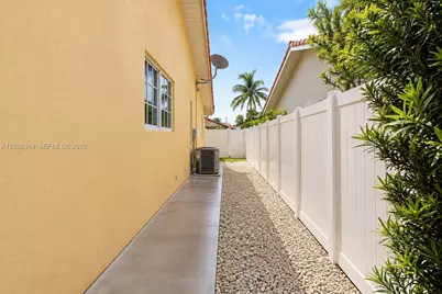 13211 SW 2nd St, Miami, FL 33184 - Photo 12