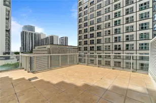 300 S Biscayne Blvd, Miami, FL 33131 - Photo 6