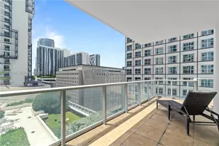 300 S Biscayne Blvd, Miami, FL 33131 - Photo 2