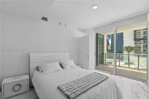 300 S Biscayne Blvd, Miami, FL 33131 - Photo 8