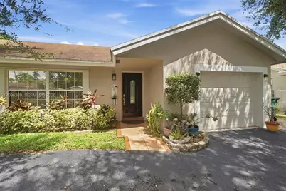 8421 NW 45th St, Lauderhill, FL 33351 - Photo 2
