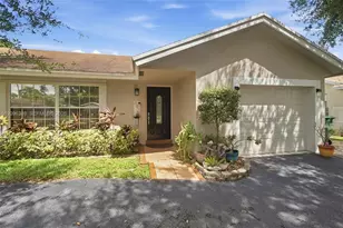 8421 NW 45th St, Lauderhill, FL 33351 - Photo 2