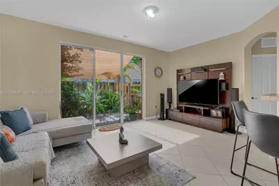11402 SW 137th Pl, Miami, FL 33186 - Photo 6