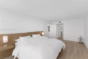 555 NE 15th St, Miami, FL 33132 - Photo 14
