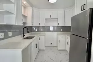 797 Crystal Lake Dr, Deerfield Beach, FL 33064 - Photo 4
