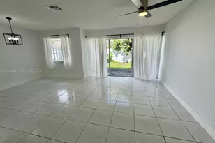 797 Crystal Lake Dr, Deerfield Beach, FL 33064 - Photo 6