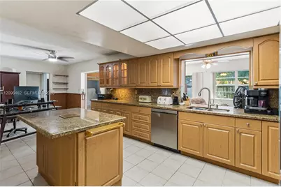 4899 NW 7th Dr, Plantation, FL 33317 - Photo 20