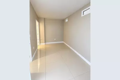 4174 Inverrary Dr #1011, Lauderhill, FL 33319 - Photo 6