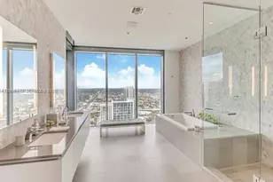 68 SE 6th St, Miami, FL 33131 - Photo 2