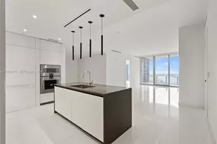 300 Biscayne Blvd Way, Miami, FL 33131 - Photo 2