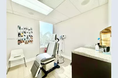 12550 Biscayne Blvd #304, North Miami, FL 33181 - Photo 4