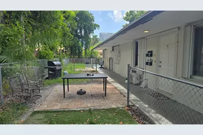 1118 NE 2nd Ct #1, Hallandale Beach, FL 33009 - Photo 14