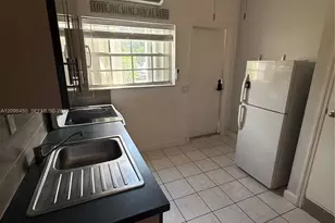 1105 NE 119th St, Biscayne Park, FL 33161 - Photo 2