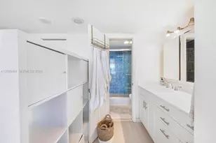 11111 Biscayne Blvd, Miami, FL 33181 - Photo 14