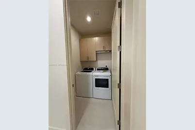 3240 SW 20th St, Miami, FL 33145 - Photo 22