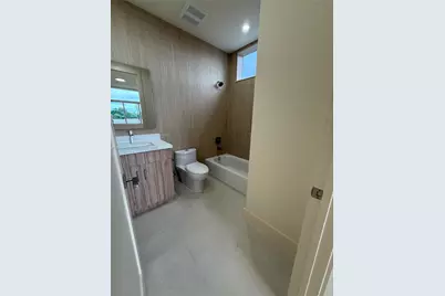 3240 SW 20th St, Miami, FL 33145 - Photo 38