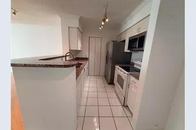 1155 Brickell Bay Dr #2006, Miami, FL 33131 - Photo 4