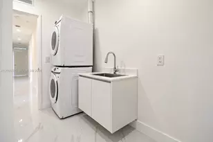 700 NE 24th St, Miami, FL 33137 - Photo 26