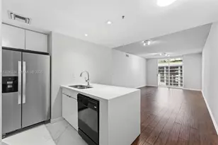 185 SE 14th Terrace, Miami, FL 33131 - Photo 2