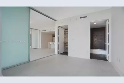1040 Biscayne Blvd #1206, Miami, FL 33132 - Photo 22