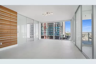 1040 Biscayne Blvd #1206, Miami, FL 33132 - Photo 6