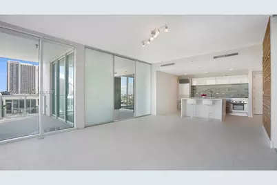 1040 Biscayne Blvd #1206, Miami, FL 33132 - Photo 8