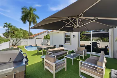 1391 NW 185th Ter, Pembroke Pines, FL 33029 - Photo 4