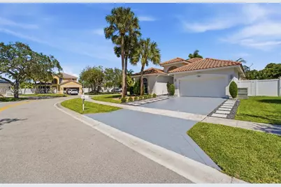 1391 NW 185th Ter, Pembroke Pines, FL 33029 - Photo 2