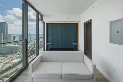 20 NE 11th St #3505, Miami, FL 33132 - Photo 4