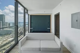 20 NE 11th St, Miami, FL 33132 - Photo 4