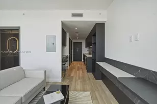20 NE 11th St, Miami, FL 33132 - Photo 12