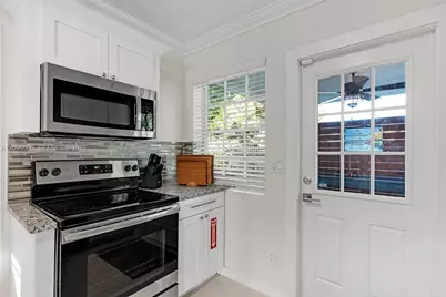 1075 NE 12 Ave #1075, Homestead, FL 33030 - Photo 10