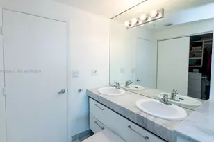 2000 Bay Dr, Miami Beach, FL 33141 - Photo 10
