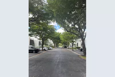 9005 SW 62nd Ter #5-H, Miami, FL 33173 - Photo 2