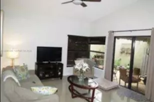 6472 SW 152nd Cir Pl, Miami, FL 33193 - Photo 4