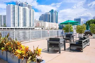 1000 Parkview Dr, Hallandale Beach, FL 33009 - Photo 26