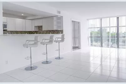 1000 Parkview Dr #501, Hallandale Beach, FL 33009 - Photo 2