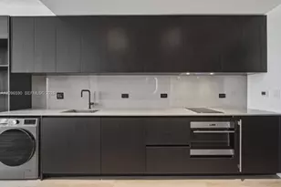 20 NE 11th St, Miami, FL 33132 - Photo 6