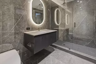 20 NE 11th St, Miami, FL 33132 - Photo 4