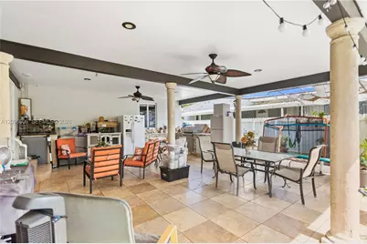 326 E 44th St, Hialeah, FL 33013 - Photo 36